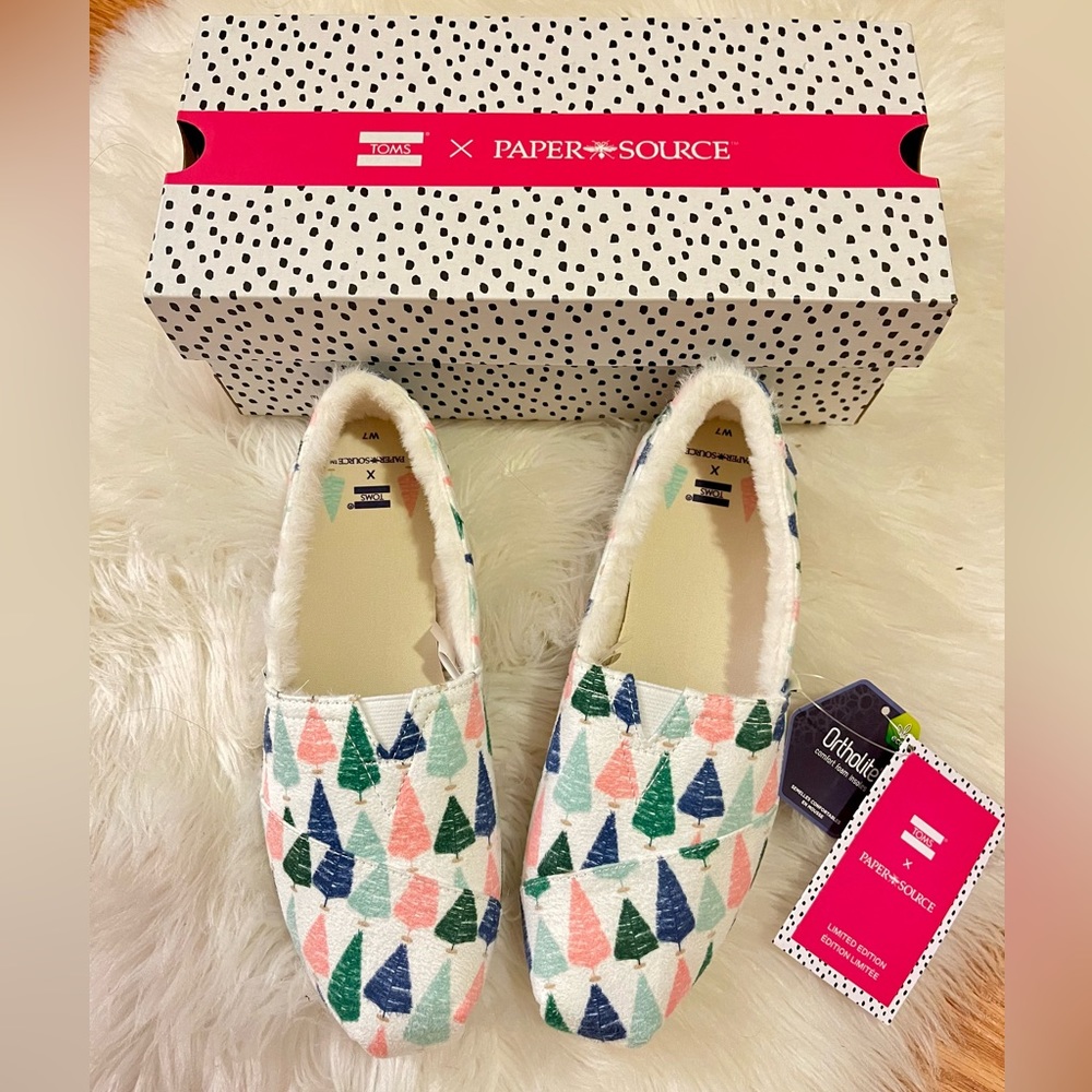 NWT!  TOMS Paper Source Women’s Size 7M Alpargata *Holiday edition